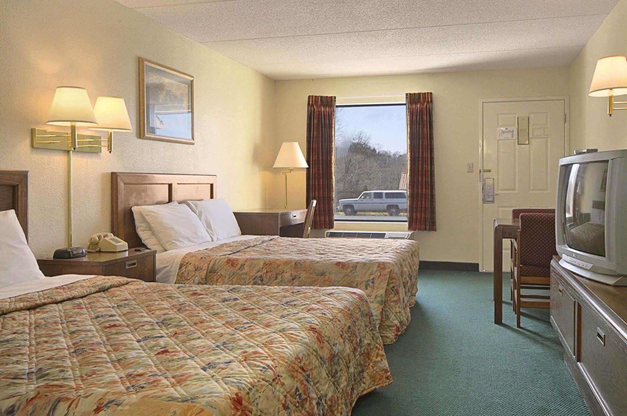Days Inn By Wyndham Apple Valley Pigeon Forge/Sevierville Exteriér fotografie